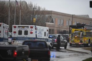Tiroteo en escuela secundaria de Estados Unidos deja 3 heridos